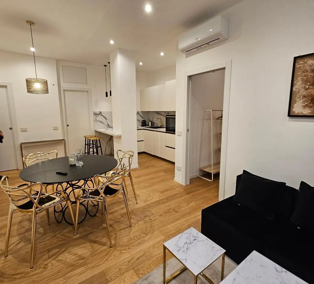 Cozy Apartment Between Sempione, City Life And Mico ! Milan