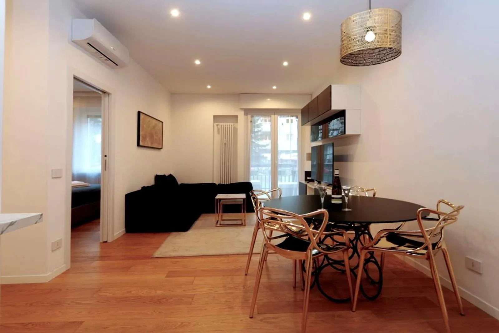 Cozy Apartment Between Sempione, City Life And Mico ! Milan 0*,  Italy