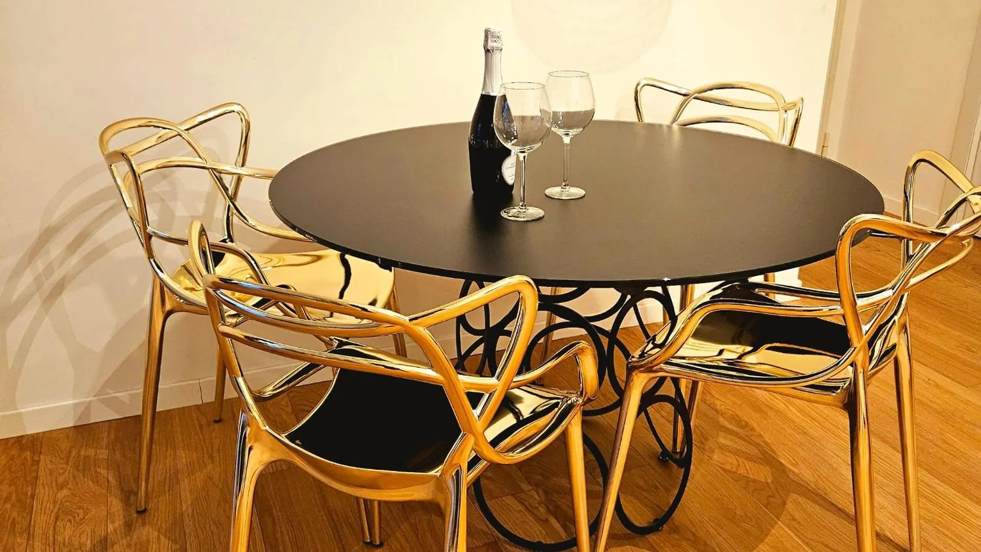 Cozy Apartment Between Sempione, City Life And Mico ! Milan